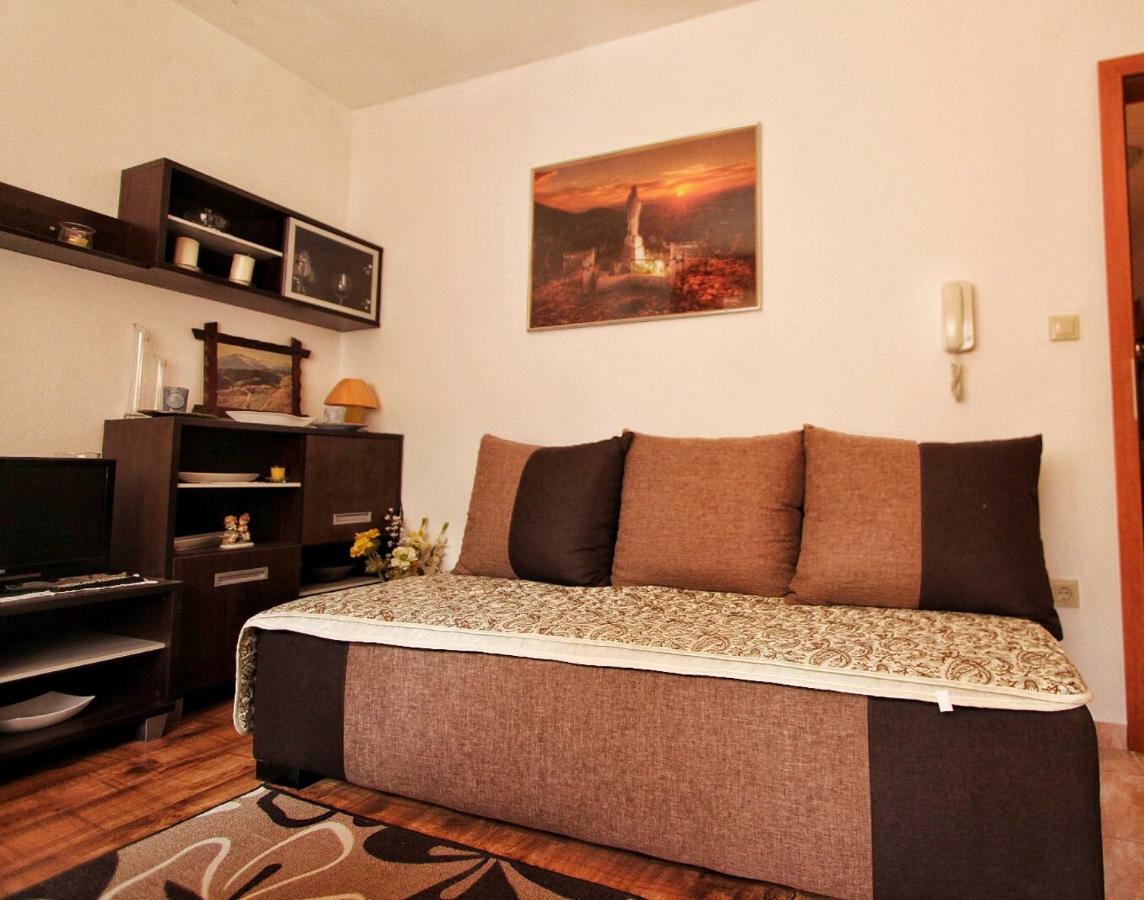 Apartments Filip โปดสตรานา ภายนอก รูปภาพ