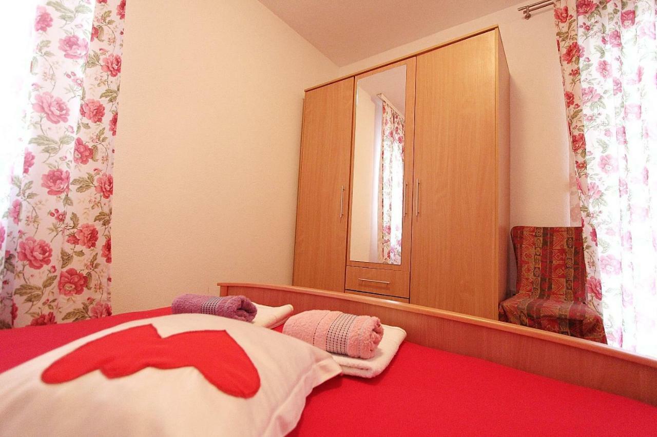 Apartments Filip โปดสตรานา ภายนอก รูปภาพ