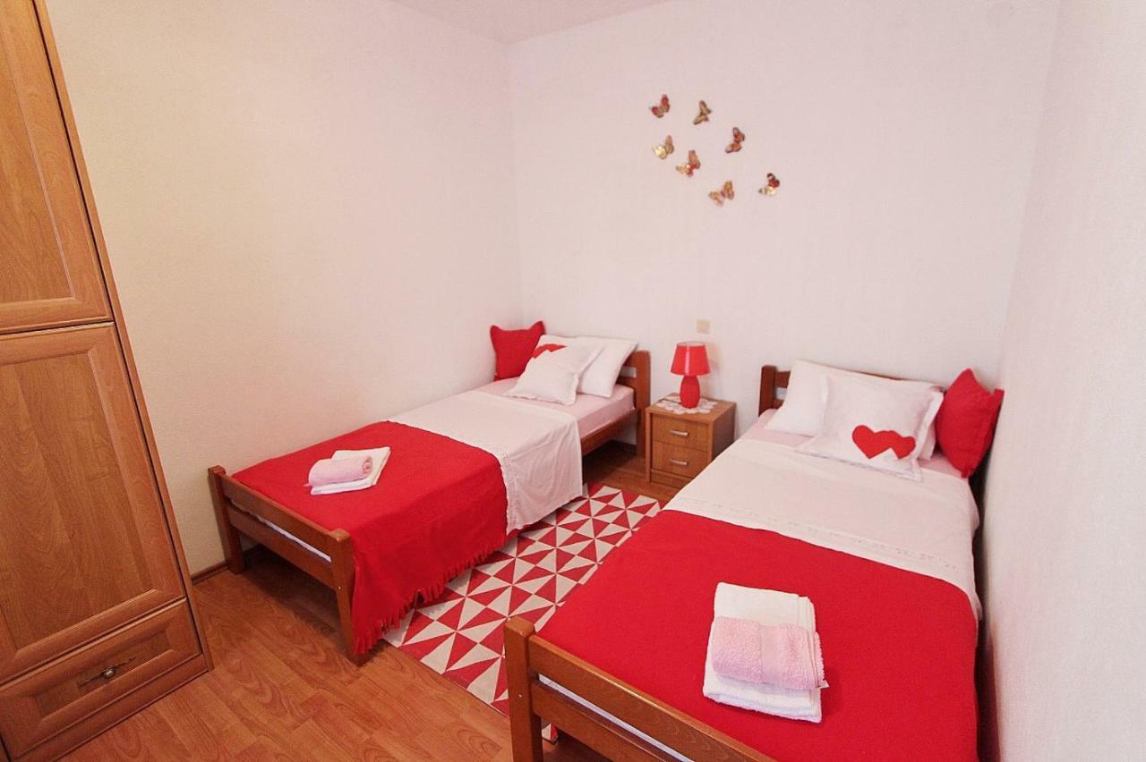 Apartments Filip โปดสตรานา ภายนอก รูปภาพ